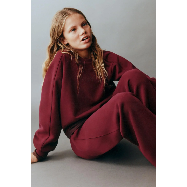 ТОЛСТОВКА С РЕЛЬЕФНОЙ НАДПИСЬЮ