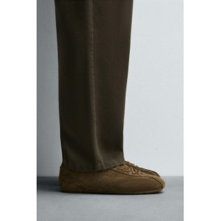 КОЖАНЫЕ КРОССОВКИ С УЛЬТРАТОНКОЙ ПОДОШВОЙ