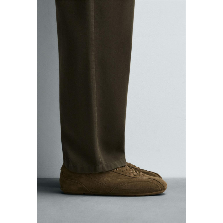 КОЖАНЫЕ КРОССОВКИ С УЛЬТРАТОНКОЙ ПОДОШВОЙ