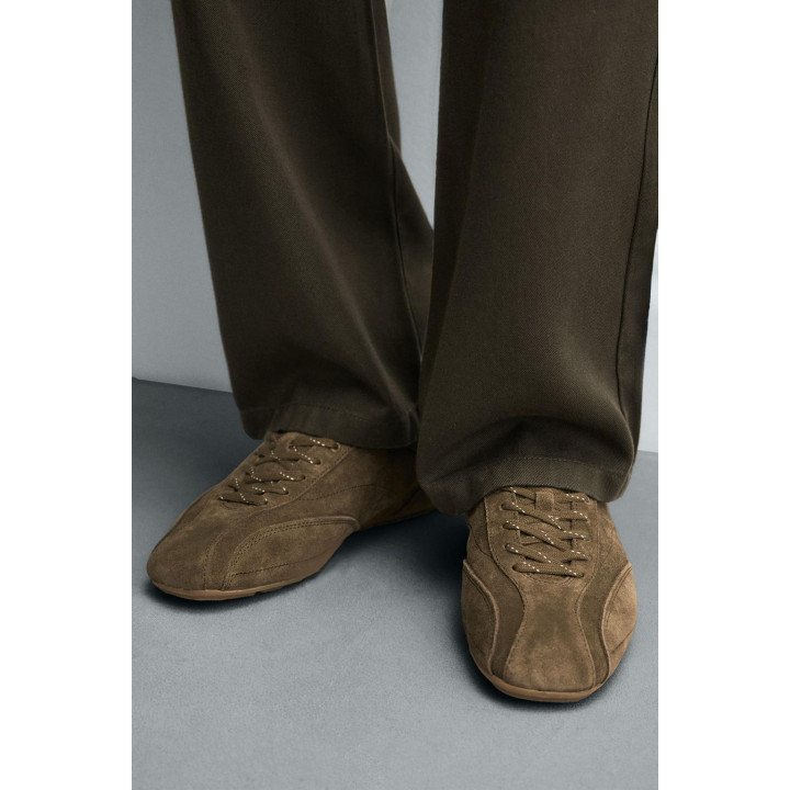 КОЖАНЫЕ КРОССОВКИ С УЛЬТРАТОНКОЙ ПОДОШВОЙ