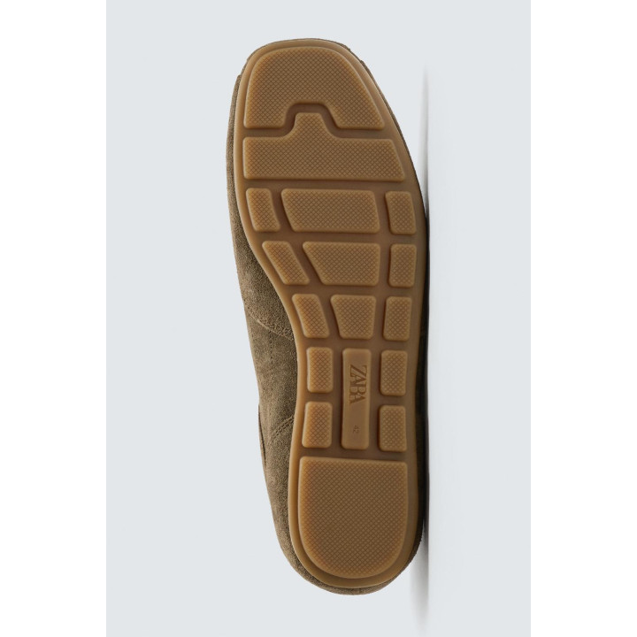 КОЖАНЫЕ КРОССОВКИ С УЛЬТРАТОНКОЙ ПОДОШВОЙ