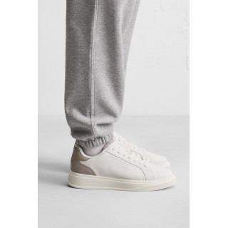 КРОССОВКИ С ДЕТАЛЬЮ НА ЗАДНИКЕ