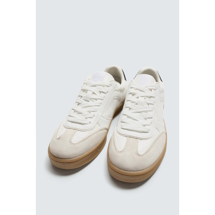 КРОССОВКИ С КОНТРАСТНОЙ ПОДОШВОЙ