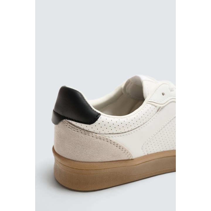 КРОССОВКИ С КОНТРАСТНОЙ ПОДОШВОЙ