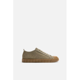 КОЖАНЫЕ КРОССОВКИ С КОНТРАСТНЫМИ ДЕТАЛЯМИ