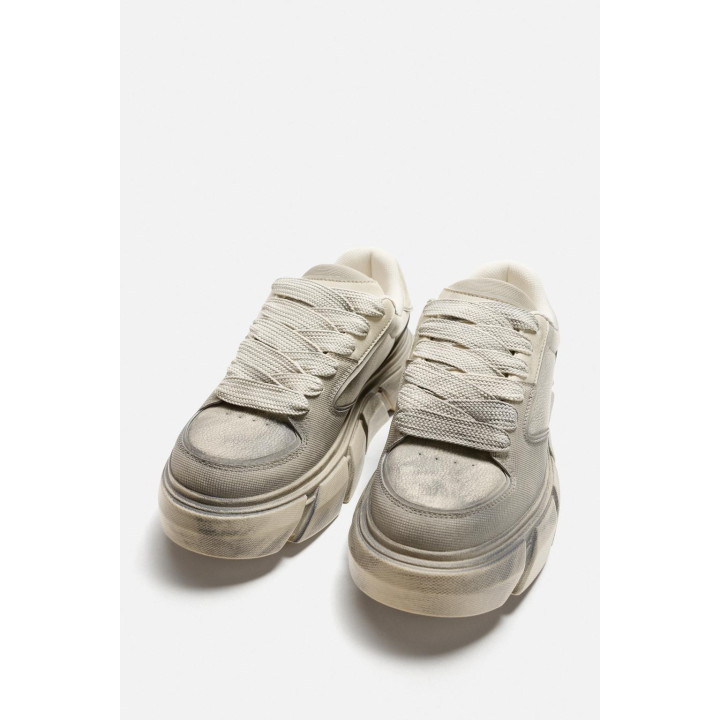 КРОССОВКИ НА ОБЪЕМНОЙ ПОДОШВЕ