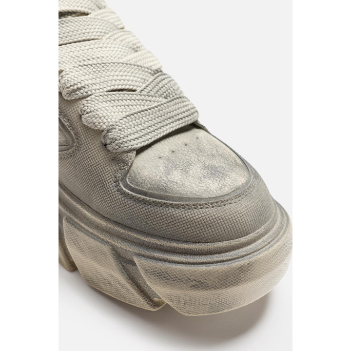 КРОССОВКИ НА ОБЪЕМНОЙ ПОДОШВЕ