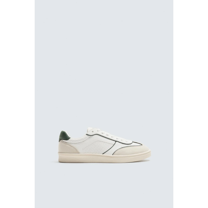 КРОССОВКИ С КОНТРАСТНОЙ ПОДОШВОЙ