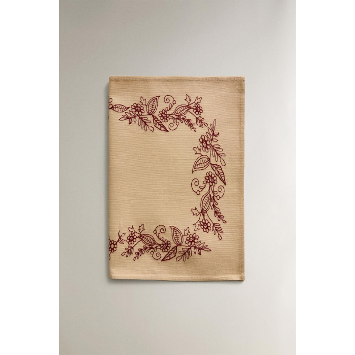 Рождественский подстаканник с вышитыми ветками