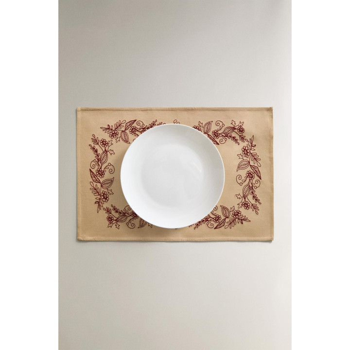 Рождественский подстаканник с вышитыми ветками