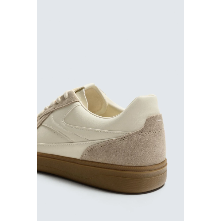 КРОССОВКИ С КОНТРАСТНОЙ ПОДОШВОЙ