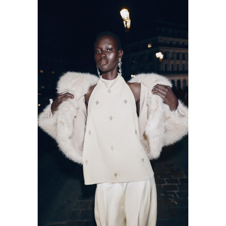 ТОП С ГОРЛОВИНОЙ ХАЛТЕР И БУСИНАМИ