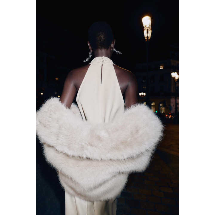 ТОП С ГОРЛОВИНОЙ ХАЛТЕР И БУСИНАМИ