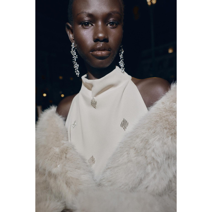 ТОП С ГОРЛОВИНОЙ ХАЛТЕР И БУСИНАМИ