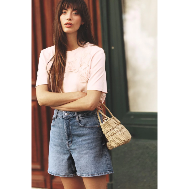 ФУТБОЛКА С ЦВЕТОЧНЫМ ПРИНТОМ