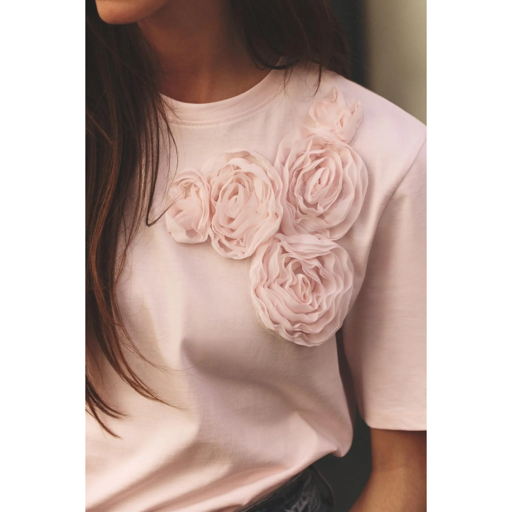 ФУТБОЛКА С ЦВЕТОЧНЫМ ПРИНТОМ