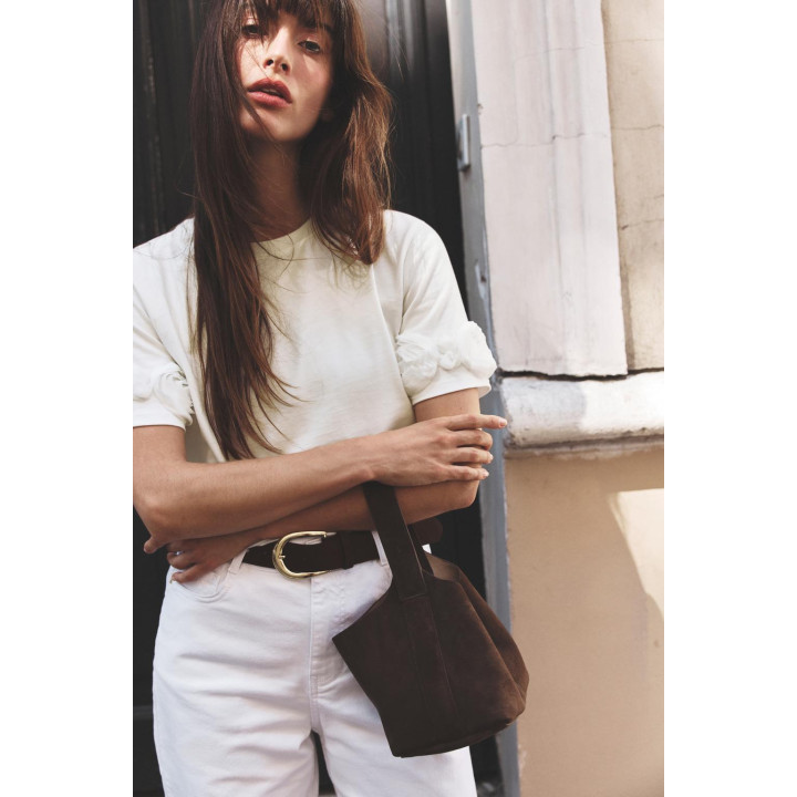 ФУТБОЛКА С ОБЪЕМНЫМИ ЦВЕТАМИ