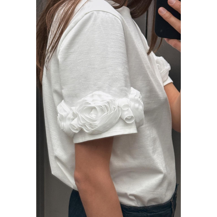 ФУТБОЛКА С ОБЪЕМНЫМИ ЦВЕТАМИ