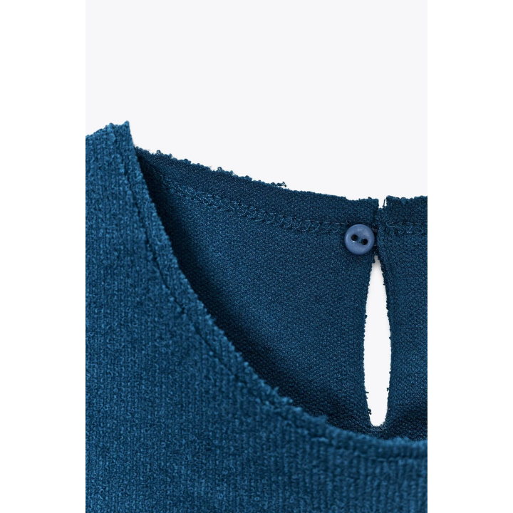 ТОП ИЗ ТКАНИ БУКЛЕ С БАСКОЙ И ПРЯЖКОЙ