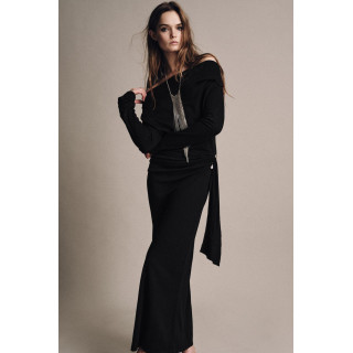 МЯГКОЕ ПЛАТЬЕ С БРОШЬЮ