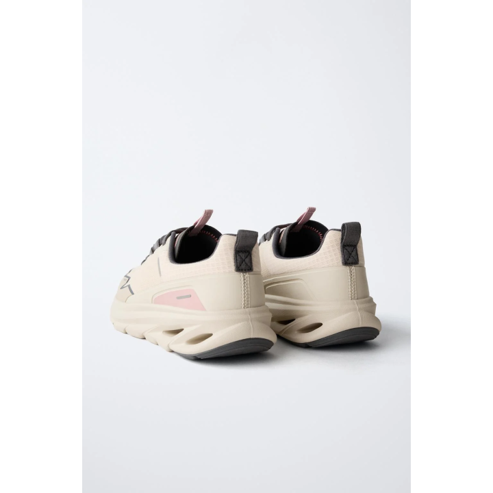 КРОССОВКИ: ДЕТАЛИ ПОДОШВЫ