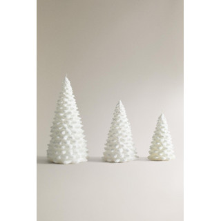 Рождественская свеча в форме заснеженной ели с блестками