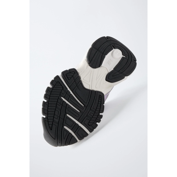 СПОРТИВНЫЕ КРОССОВКИ С СЕТКОЙ