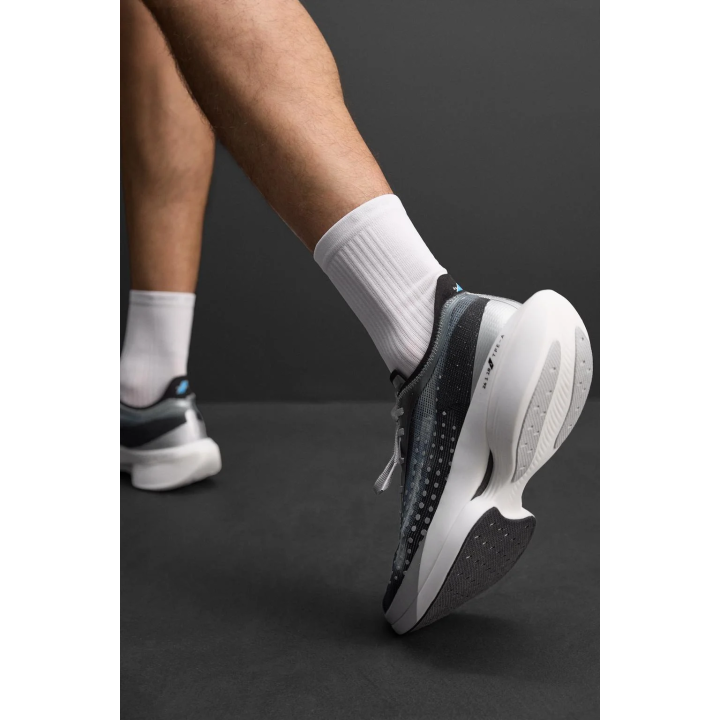 Кроссовки для дальних дистанций бренда zara