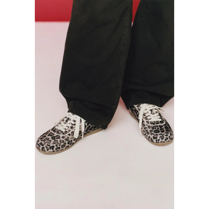 КРОССОВКИ С АНИМАЛИСТИЧЕСКИМ ПРИНТОМ