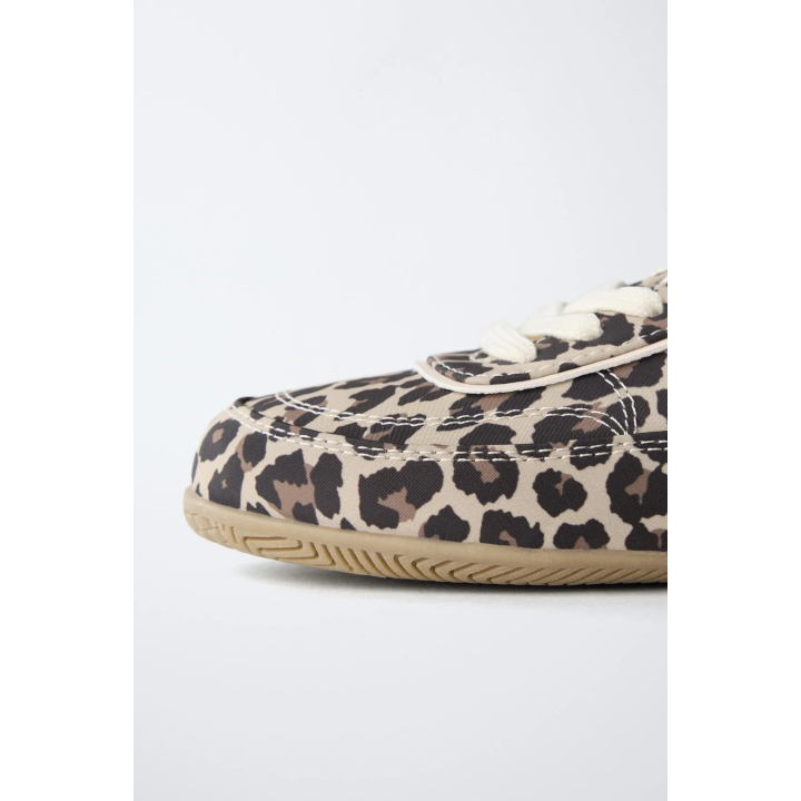 КРОССОВКИ С АНИМАЛИСТИЧЕСКИМ ПРИНТОМ