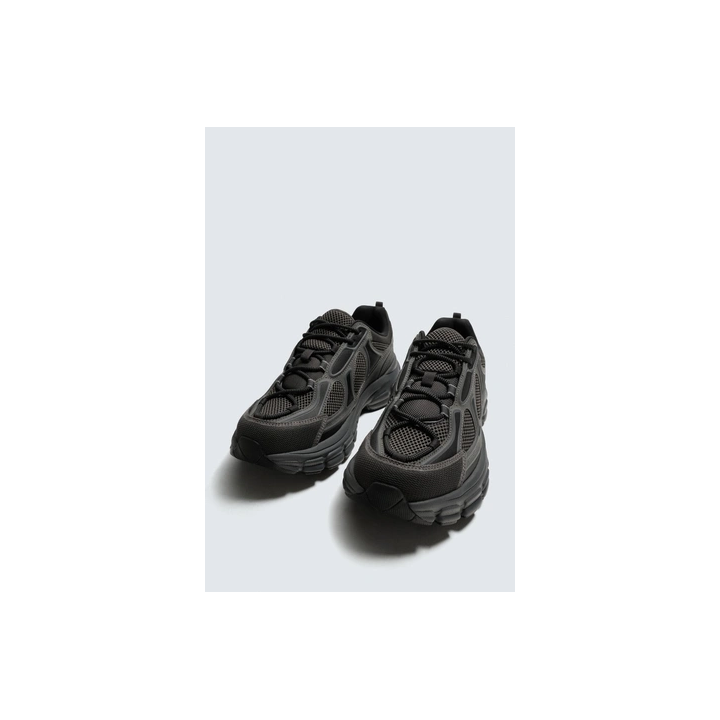 КРОССОВКИ НА ОБЪЕМНОЙ ПОДОШВЕ