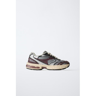 Спортивные кроссовки из сетчатого материала