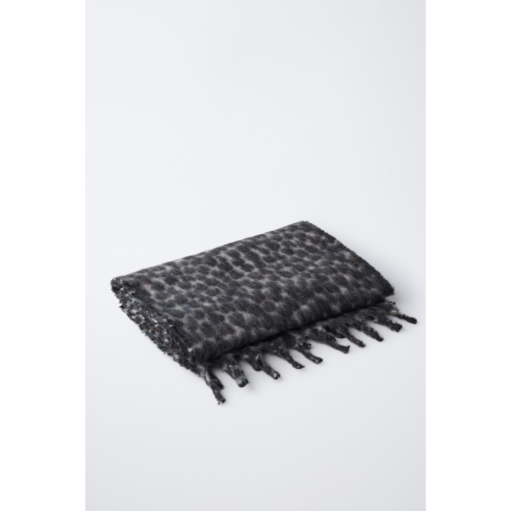 ШАРФ С АНИМАЛИСТИЧЕСКИМ ПРИНТОМ И БАХРОМОЙ