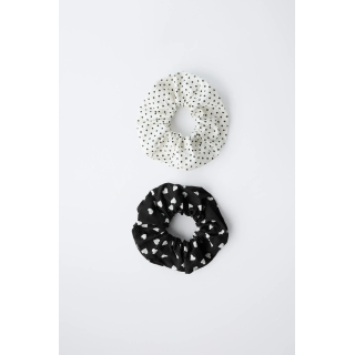 НАБОР ИЗ ДВУХ РЕЗИНОК ДЛЯ ВОЛОС В ГОРОШЕК И СЕРДЕЧКАМИ