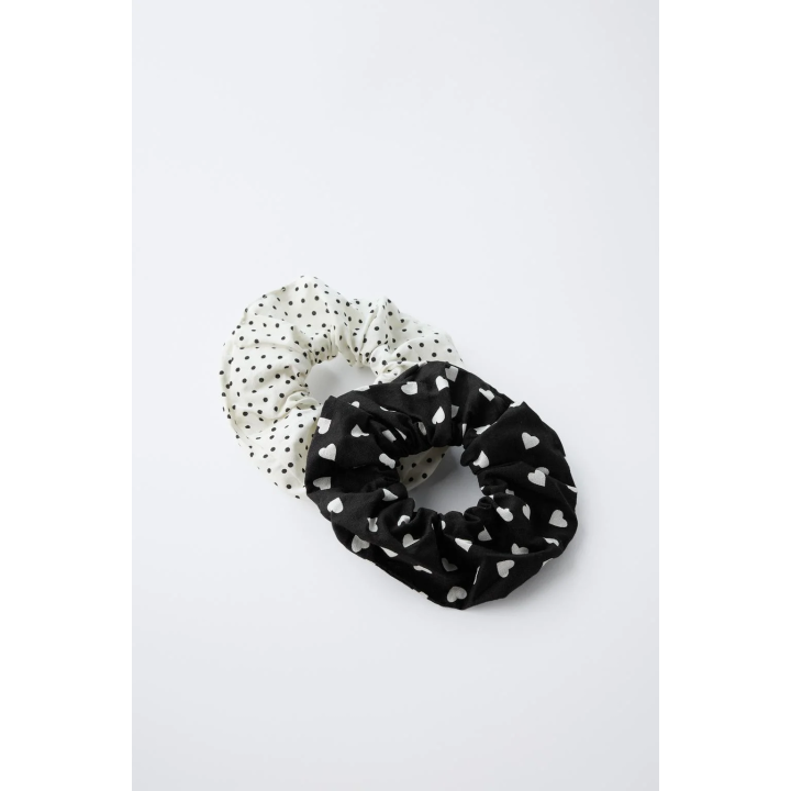 НАБОР ИЗ ДВУХ РЕЗИНОК ДЛЯ ВОЛОС В ГОРОШЕК И СЕРДЕЧКАМИ