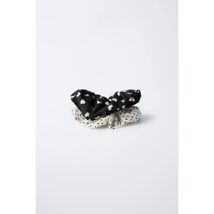 НАБОР ИЗ ДВУХ РЕЗИНОК ДЛЯ ВОЛОС В ГОРОШЕК И СЕРДЕЧКАМИ