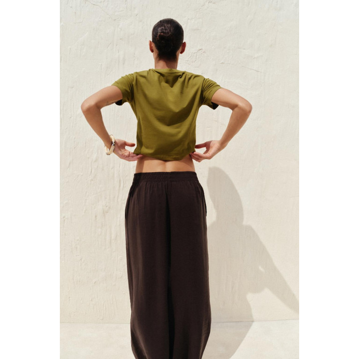 УКОРОЧЕННАЯ ФУТБОЛКА ИЗ ЭЛАСТИЧНОЙ ТКАНИ