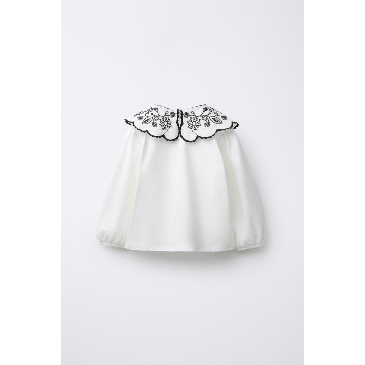 ФУТБОЛКА С ВЫШИВНЫМ ВОРОТНИКОМ