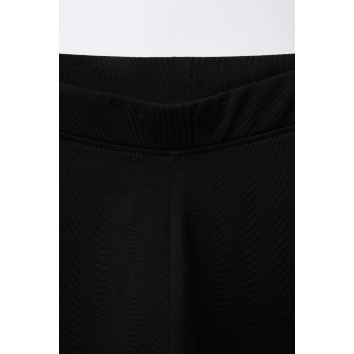 ОДНОТОННЫЕ ЛЕГИНСЫ-ВЕЛОСИПЕДКИ