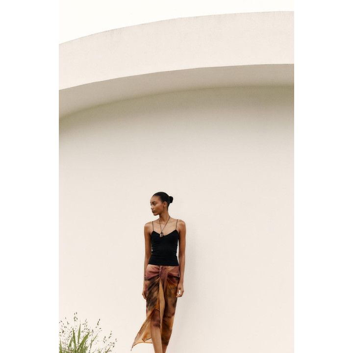 ХЛОПКОВЫЙ ТОП НА БРЕТЕЛЯХ