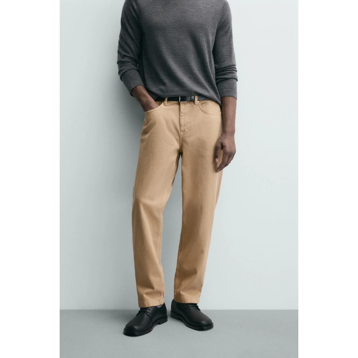 ДЖИНСЫ КЛАССИЧЕСКОГО КРОЯ С ЭФФЕКТОМ ПОТЕРТОСТИ