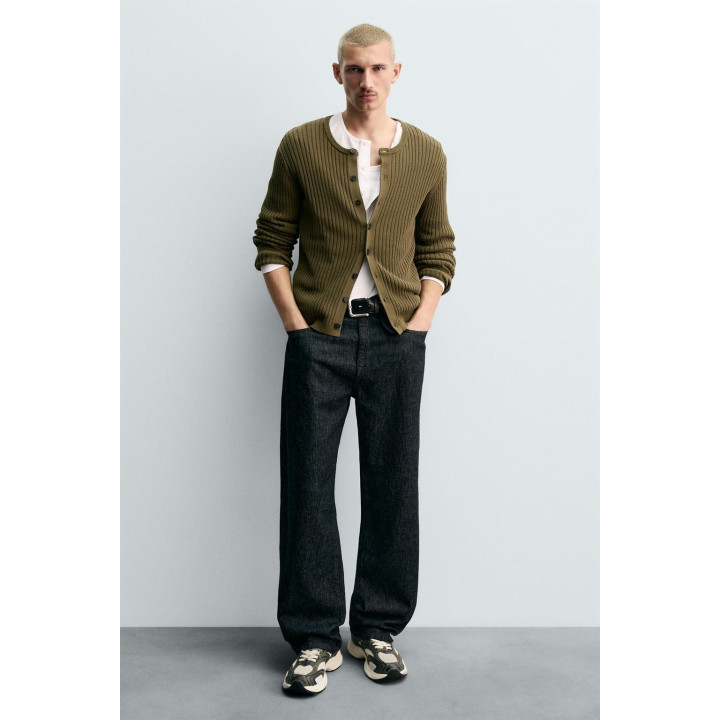 КРОССОВКИ НА ОБЪЕМНОЙ ПОДОШВЕ