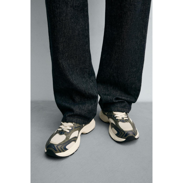 КРОССОВКИ НА ОБЪЕМНОЙ ПОДОШВЕ