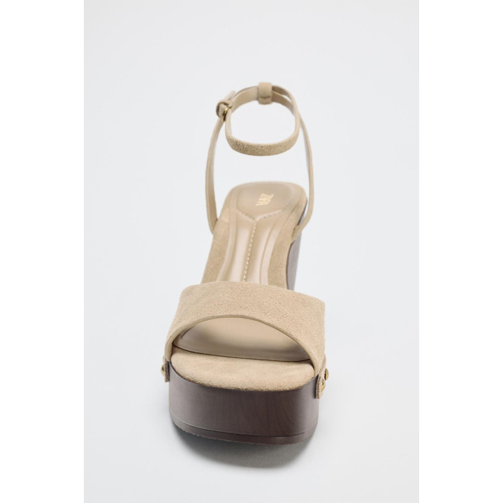 БОСОНОЖКИ С ЗАКЛЕПКАМИ ИЗ СПИЛКА