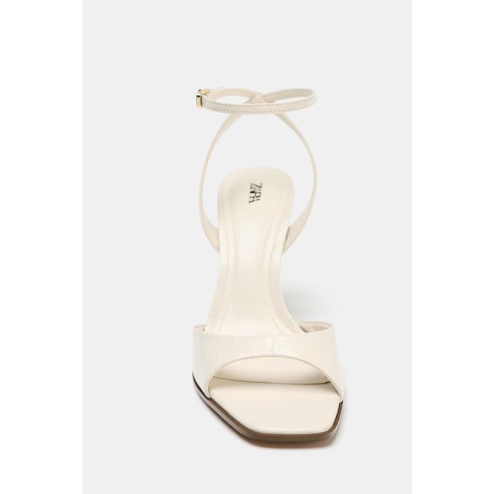 ЛАКИРОВАННЫЕ БОСОНОЖКИ