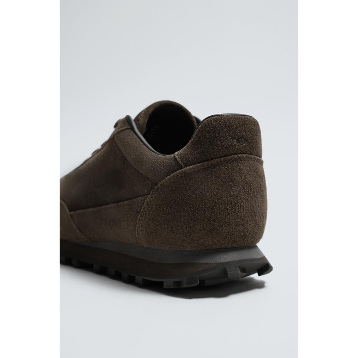 КОЖАНЫЕ КРОССОВКИ В СТИЛЕ КЭЖУАЛ