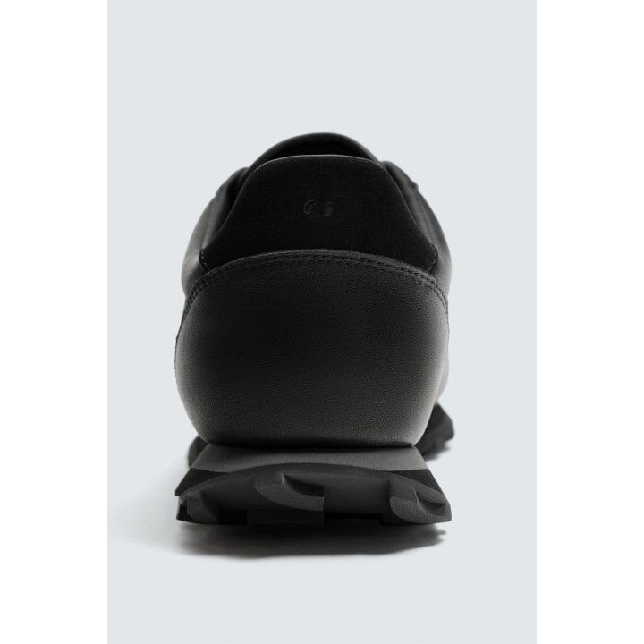 КОЖАНЫЕ КРОССОВКИ В ПОВСЕДНЕВНОМ СТИЛЕ