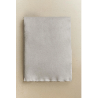 Плед с обрезной отделкой из мягкой ткани