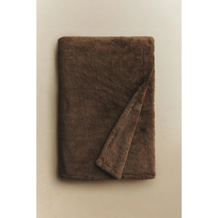 Плед из искусственного меха с двумя лицевыми сторонами