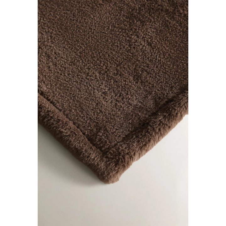 Плед из искусственного меха с двумя лицевыми сторонами